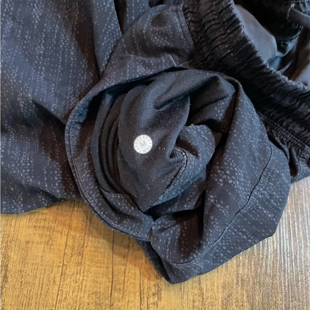 Lululemon Mens Pace Breaker 9” Short Linerless Size Medium